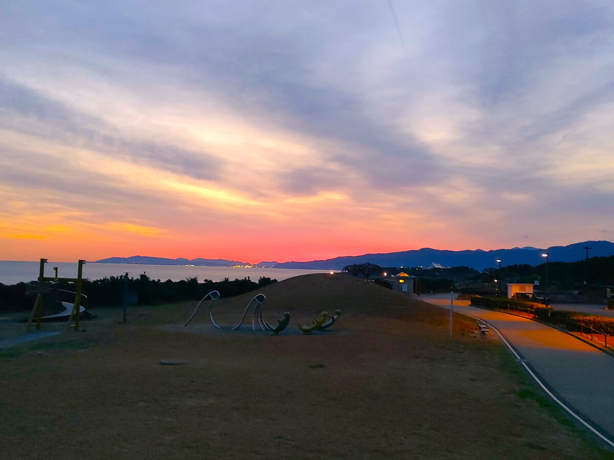 ふじのくに田子の浦みなと公園 夕暮れ