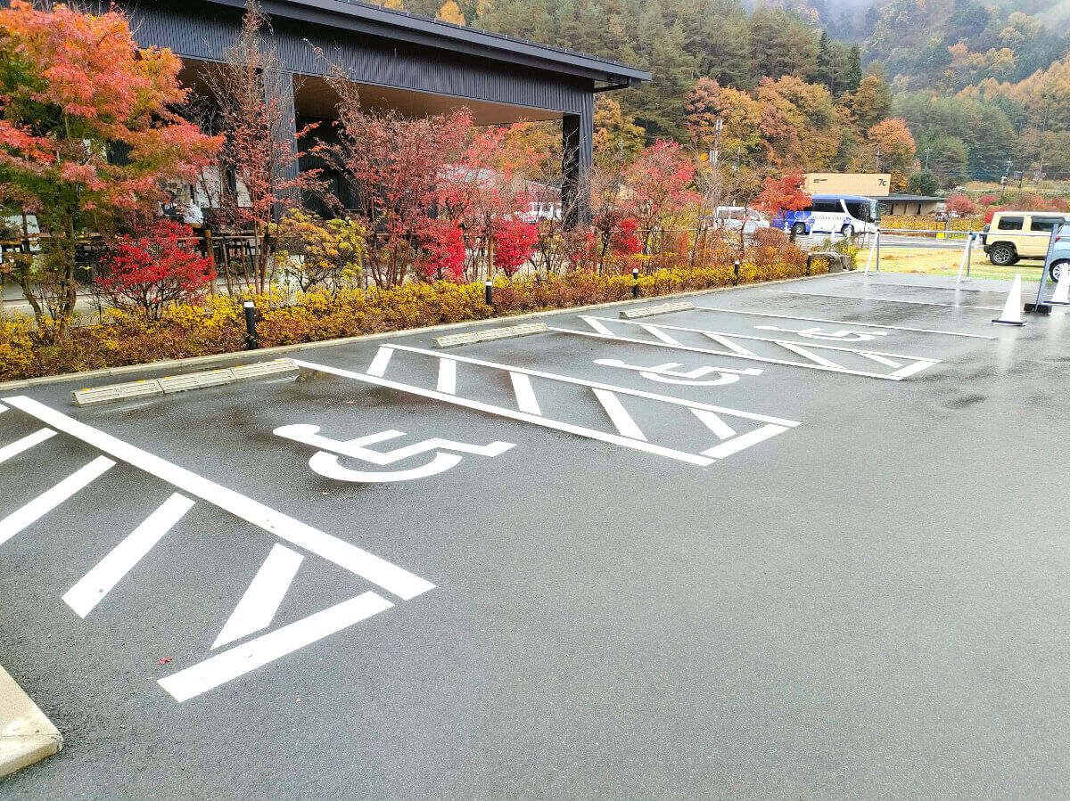 旅の駅 kawaguchiko base 車いす専用の駐車場