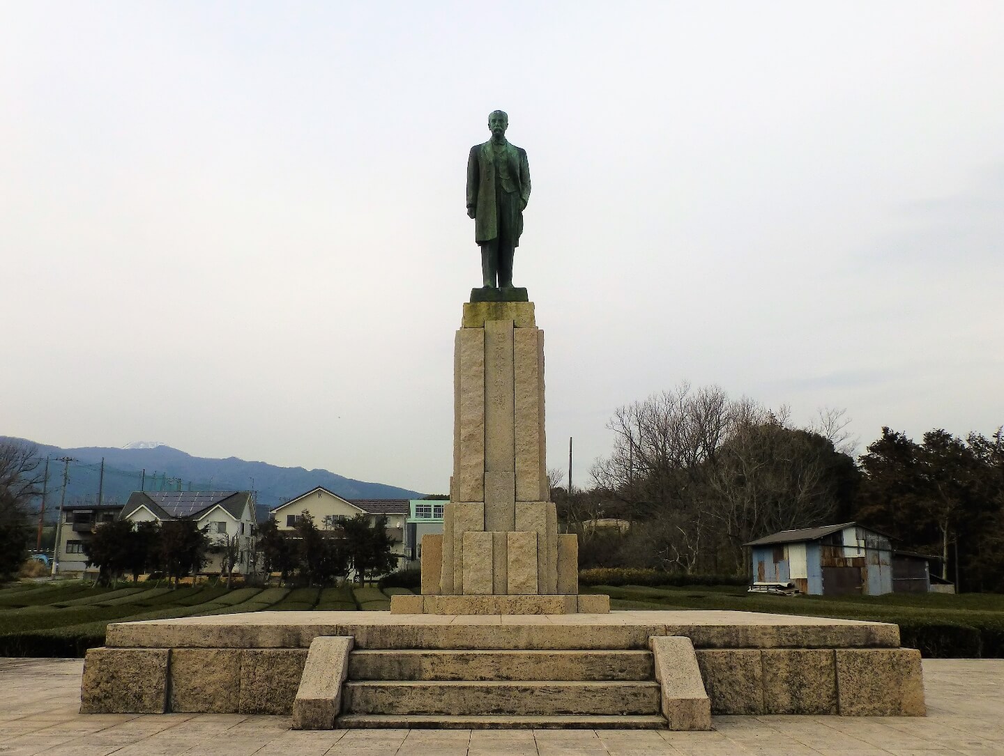 江原素六先生記念公園にある銅像