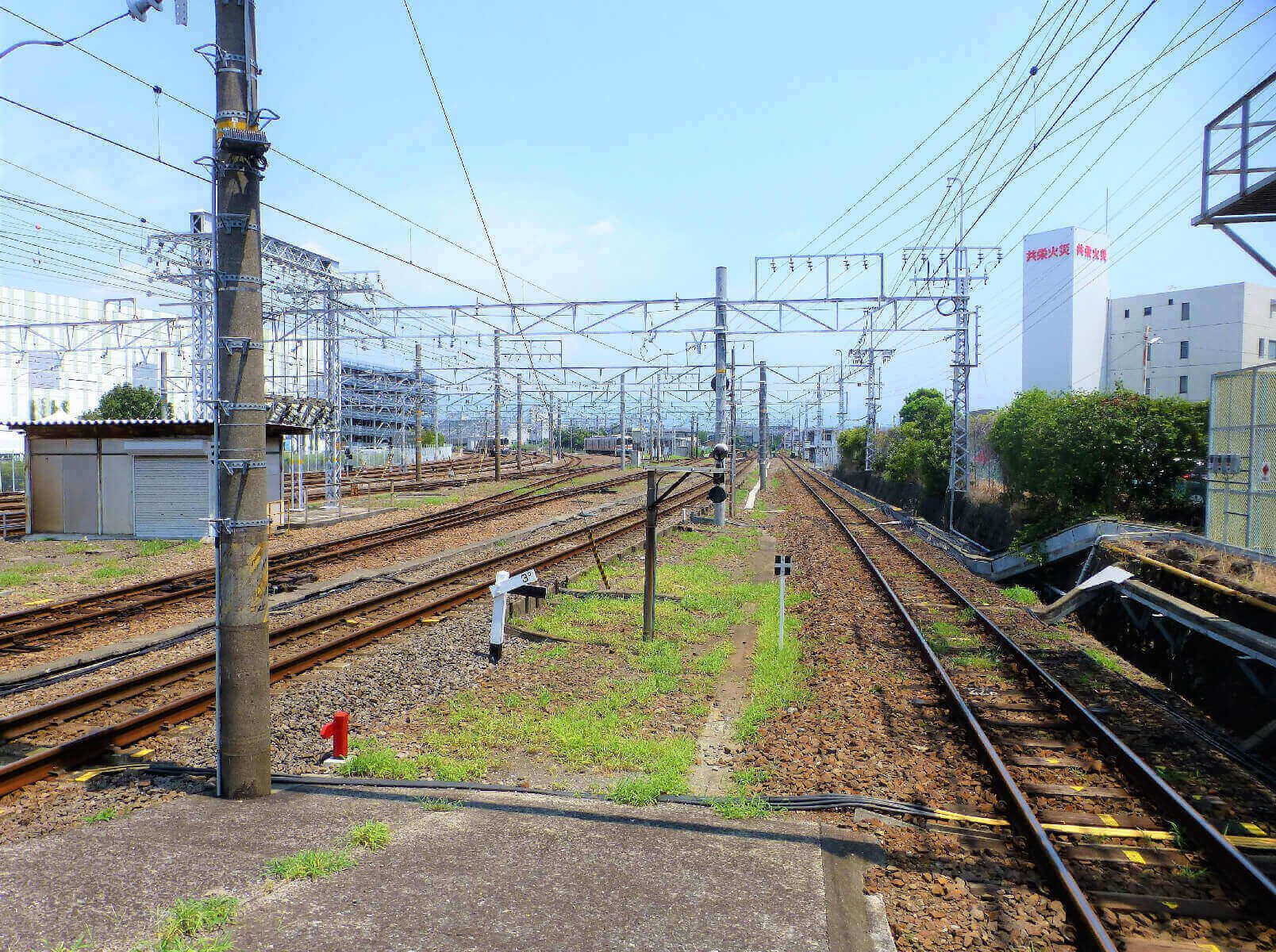 沼津駅 ホームから見た上り方面の線路