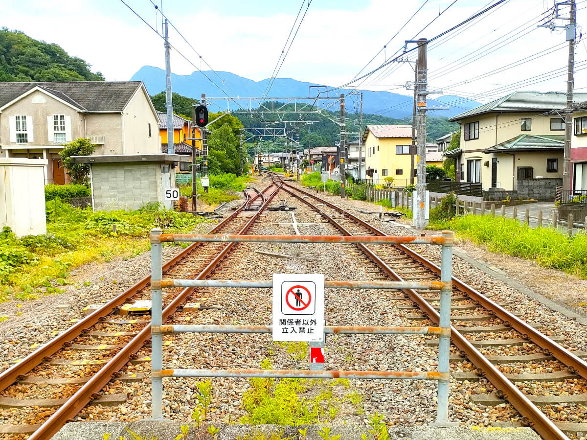 足柄駅 ホームから眺めた駅前ロータリー