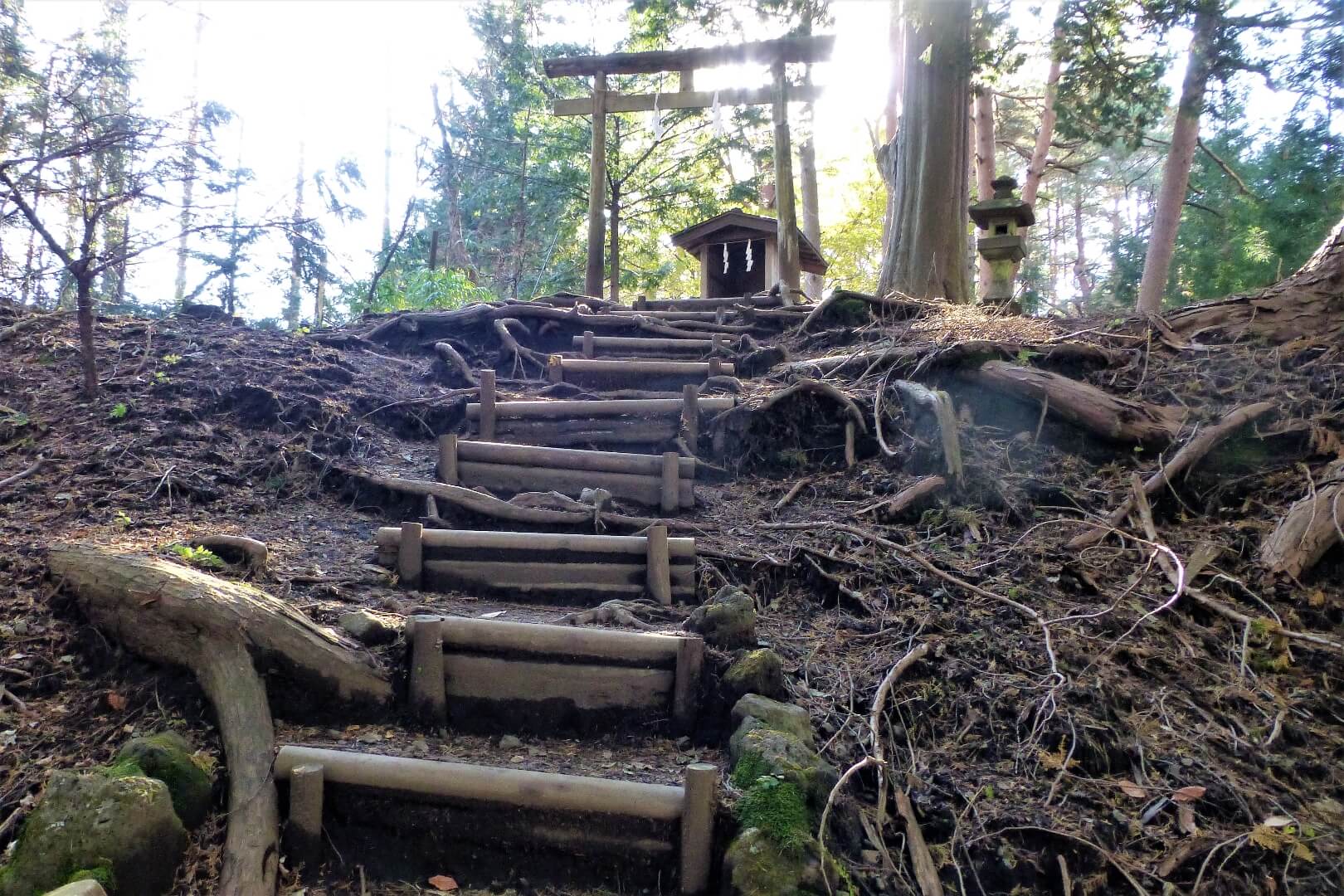 北口本宮冨士浅間神社 大塚丘にを上る階段